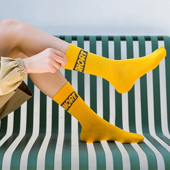 2020 Нова мода, Мъжки и дамски чорапи Памучни цветни букви Щастливи Забавни Сладки Спортни чорапи Harajuku Хип-хоп Меки чорапи за момичета