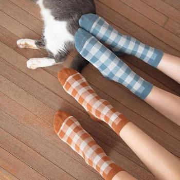 2021 Есен Harajuku Тенденция Каре чорапи за жени Корейски Стил Vintage Улични Ежедневни Дишащи Чорапи със средна дължина Унисекс
