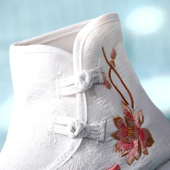 2021 зима нова висококачествена обувки с бродерия етнически вятър Ханфу модерни ежедневни дамски къси ботуши 088
