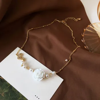 2021 Модни бижута Нов Чар Златна Верижка Crystal Butterfly Перлена Розово Колие Колиета Колиета Огърлици за жени