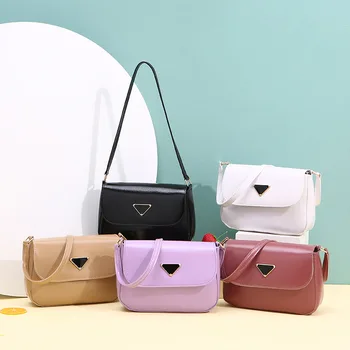 2021 Прости дамски чанти и портмонета Дамски пътни чанти Сладки обикновена малки чанти за рамо от изкуствена кожа за жени Bolsa