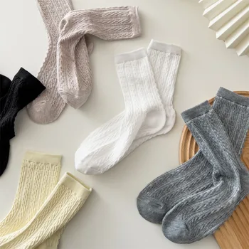 2022 Обикновена дишащи черни бели есенно-зимни ежедневни памучни чорапи, Топли дамски улични сладки чорапи-Къси чорапи от щиколотку Женски