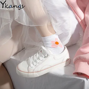 Бели парусиновые обувки с нисък покрив в стил Харадзюку Ежедневни разнообразни дамски маратонки на равна подметка Корейската мода дантела Дамски обувки вулканизированная