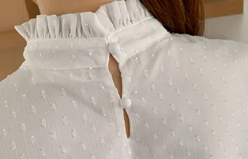 Бяла блуза Жена топ с къдри Монофонични 2022 Есента новият пристигането Лейси риза с дълъг ръкав Дамски луксозен Офис дама Върховете Blusas 16776