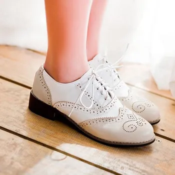 Дамски oxfords Нова Реколта обувки от изкуствена кожа, дантела върху плоска подметка За жени Голям размер 34-43 Дамски ежедневни Оксфордские обувки на плоска подметка Издълбани oxfords с акцент