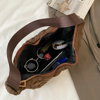 Ежедневни найлонови чанти с рюшами за жени, Луксозни тъканно чанта на рамото, Новост 2021 г., naka чанта за подмишниците, в наличност