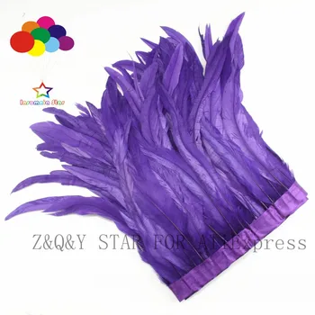 Естествено перо от петушиного опашката около 20-25 см, оцветени в тъмно лилав цвят, произведено от плат с ръба на DIY костюм за изяви, бижу перо