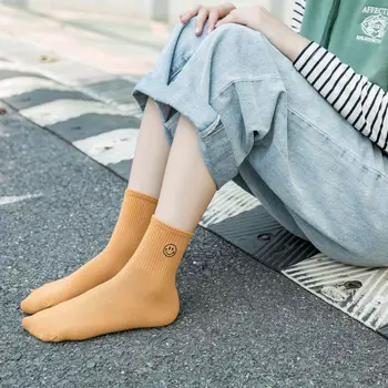 Нов продукт мультяшные чорапи усмивка забавен Харадзюку женски kawai сладък щастлив уличен в памучни чорапи