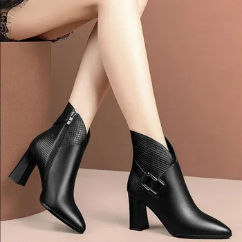 Нови модни дамски ботильоны на масивна ток 2021 г. Лаконичен елегантни обувки за жени Вечерни офис обувки джоб с остри пръсти Дамски обувки