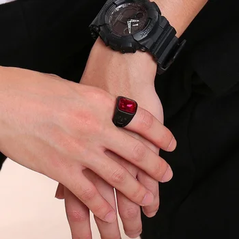 Новото Ретро Богемное пръстен с инкрустиран червен кристал Мъжки пръстен Модерен пръстен от черен метал с кристали Аксесоари за партита Бижута