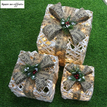 Светещ подарък кутия Коледна украса Комплект от три елемента Украса в навечерието на Коледа Украсата на сцената Украса на магазин Коледа 2021