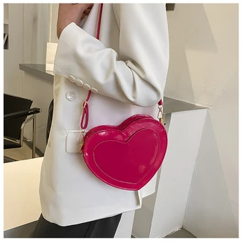 Чанта за рамо от изкуствена кожа във формата на сърце за жени 2022 Луксозни дизайнерски чанти през рамо Дамски дамски официални клатчи чанта