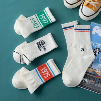 Японски Стил Хип-хоп Спортни чорапи с букви Harajuku в ивицата Ретро Чорап за скейтборд Дишаща Номер на улицата дрехи, Чорапи със средна дължина